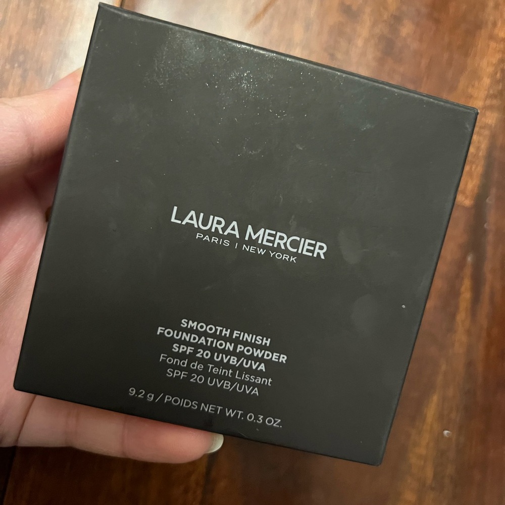 Laura Mercier Smooth Finish Foundation Powder 1N2 02 Full Size tested